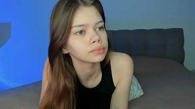 Snapshot of Milimeowww chatting on December 2, 9:21 pm Milimeowww online show from December 2, 9:21 pm