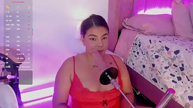 AliceThundeer online show from November 5, 4:23 am