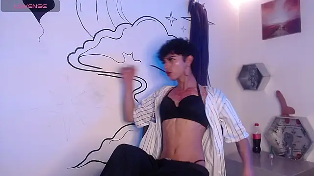 Trinity Knox online show from November 7, 4:07 pm