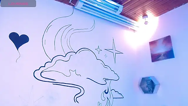 Trinity Knox online show from December 3, 3:10 pm