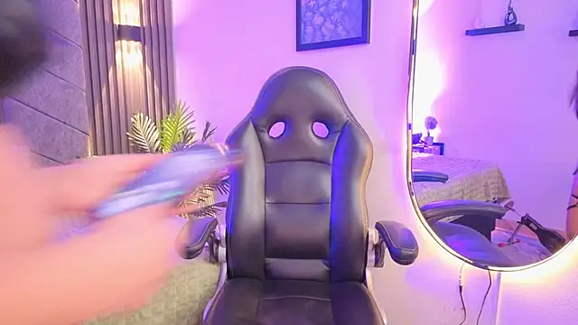 Snapshot of 1Anya chatting on November 8, 7:45 pm 1Anya online show from November 8, 7:45 pm