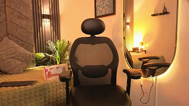 Snapshot of 1Anya chatting on November 14, 9:35 pm 1Anya online show from November 14, 9:35 pm