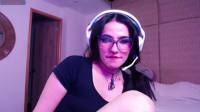 Snapshot of Khloecita_sr chatting on May 9, 4:56 pm Khloecita sr online show from May 9, 4:56 pm