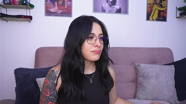 Snapshot of SophiieCumsx chatting on June 24, 2:43 am SophiieCumsx online show from June 24, 2:43 am