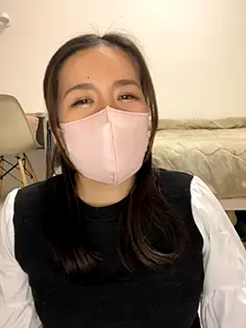 NATSUMI00 online show from December 5, 3:30 pm