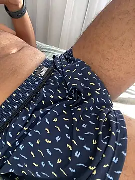 Snapshot of Hiuwee chatting on January 9, 11:13 am Hiuwee online show from January 9, 11:13 am