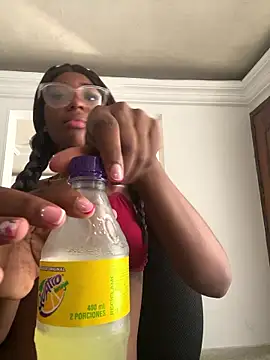 Snapshot of MarianRosse chatting on January 18, 6:12 pm MarianRosse online show from January 18, 6:12 pm