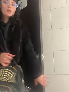 XBODTRIIPX online show from December 19, 4:14 pm