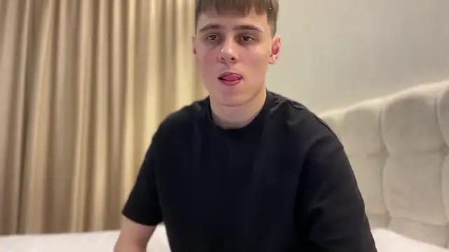 Snapshot of Tyler_Garner chatting on September 15, 6:19 pm Tyler Garner online show from September 15, 6:19 pm