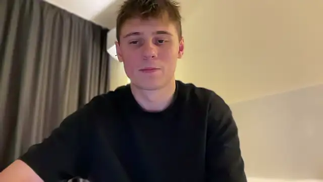 Snapshot of Tyler_Garner chatting on October 19, 8:53 pm Tyler Garner online show from October 19, 8:53 pm