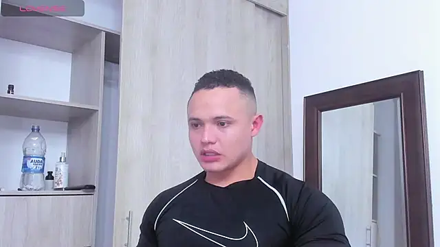 KingLevi01 online show from November 11, 9:15 pm