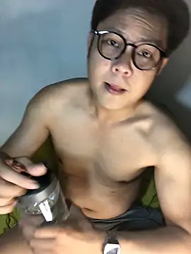 Snapshot of datnguyenvn chatting on March 27, 2:28 am datnguyenvn online show from March 27, 2:28 am