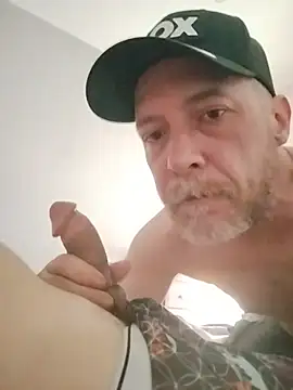 porkypproni online show from August 9, 10:47 pm