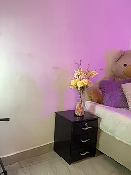 Charlottediolet online show from February 4, 12:00 pm