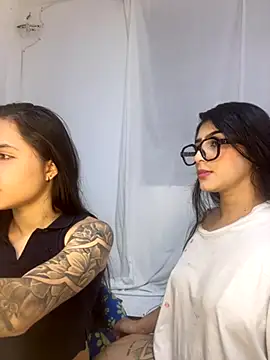 Sweet and Rous0 online show from November 3, 3:30 am