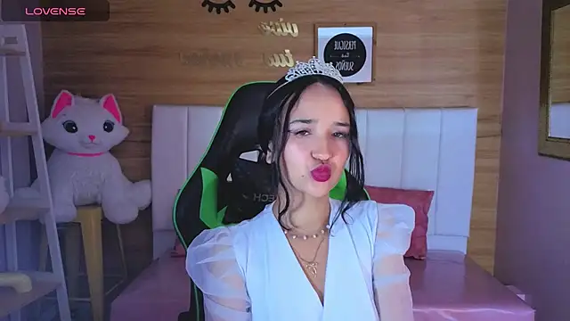 bella vibess s online show from March 13, 12:45 pm