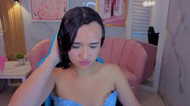 Snapshot of bella_vibess_s chatting on July 10, 2:38 am bella vibess s online show from July 10, 2:38 am
