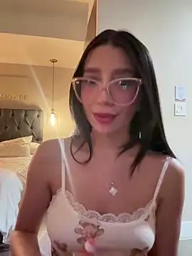 Min junn online show from November 15, 11:32 pm