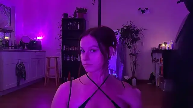 Snapshot of 7theSorceress chatting on October 18, 6:05 am 7theSorceress online show from October 18, 6:05 am