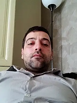 darkparadi online show from April 17, 1:25 pm