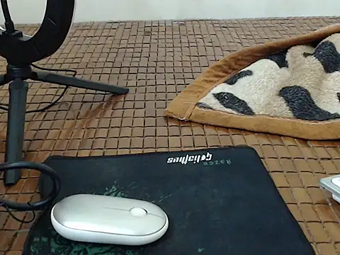 Snapshot of Ami_8x chatting on September 20, 6:36 am Ami 8x online show from September 20, 6:36 am