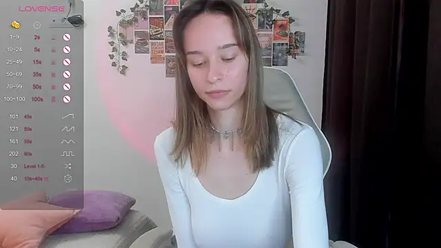 Snapshot of _Alissaa chatting on December 19, 10:44 am Alissaa online show from December 19, 10:44 am