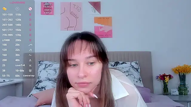 Snapshot of _Alissaa chatting on April 6, 10:38 am Alissaa online show from April 6, 10:38 am