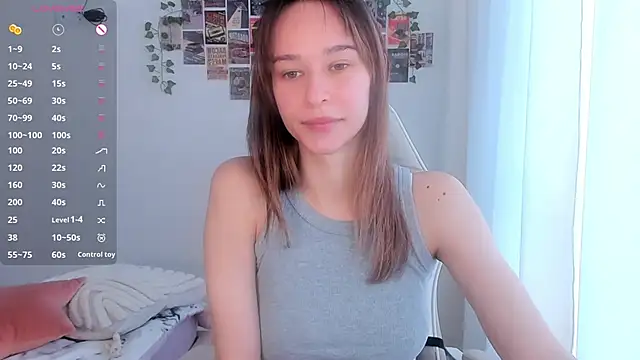 Snapshot of _Alissaa chatting on April 12, 9:14 am Alissaa online show from April 12, 9:14 am