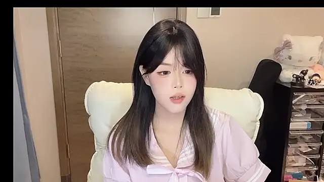 Snapshot of Koi-00 chatting on November 4, 4:39 pm Koi-00 online show from November 4, 4:39 pm