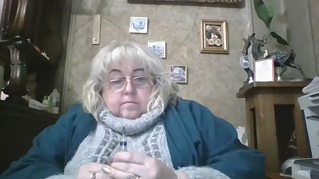 Snapshot of Lala-Love56 chatting on December 19, 11:01 pm Lala-Love56 online show from December 19, 11:01 pm