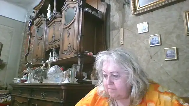 Snapshot of Lala-Love56 chatting on June 10, 9:35 pm Lala-Love56 online show from June 10, 9:35 pm