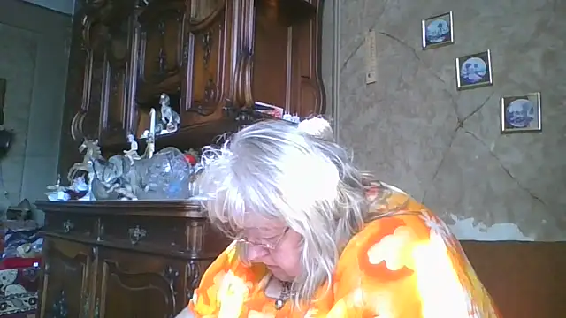 Snapshot of Lala-Love56 chatting on June 11, 5:49 am Lala-Love56 online show from June 11, 5:49 am