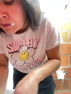 amberbakee online show from February 2, 1:54 pm