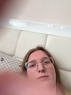 Bellatrisssaa online show from March 6, 1:40 pm