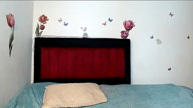 Valeryxs online show from April 18, 1:31 am