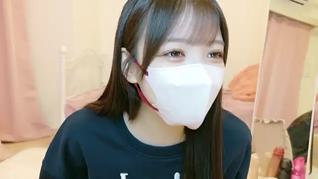 roachan  online show from March 8, 1:48 pm