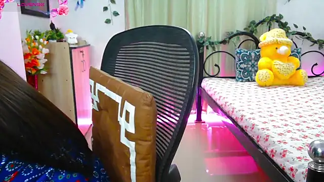 Snapshot of WildDimpi_0 chatting on October 22, 6:40 pm WildDimpi 0 online show from October 22, 6:40 pm