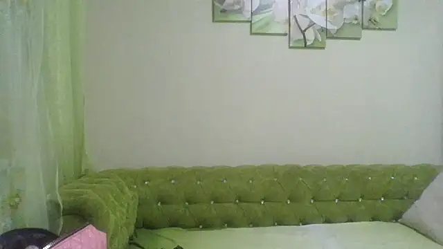 Snapshot of Zhinara chatting on November 8, 5:23 pm Zhinara online show from November 8, 5:23 pm