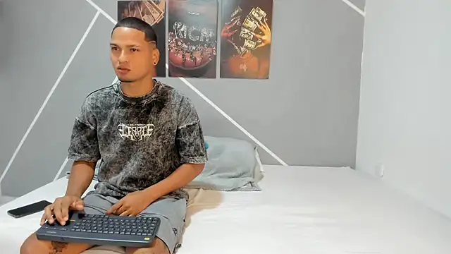 Sexy777Couple online show from April 30, 10:14 pm