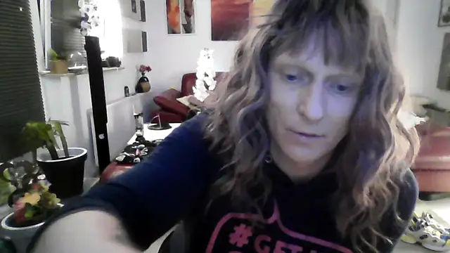 hellgirl1980 online show from October 15, 1:28 am