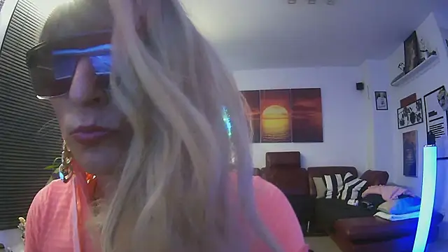 hellgirl1980 online show from October 28, 10:01 pm