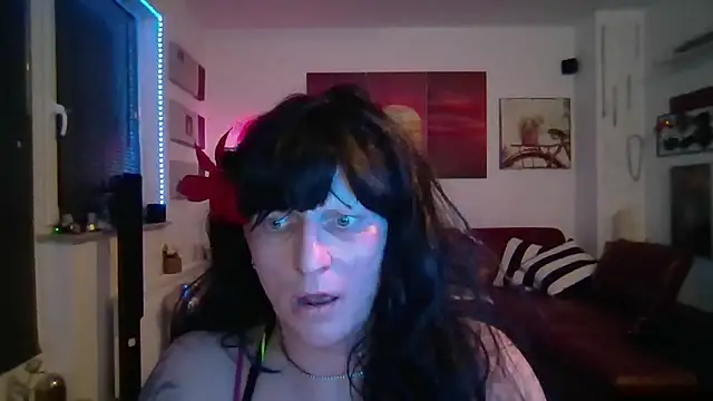 hellgirl1980 online show from March 21, 12:04 am