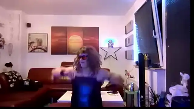 hellgirl1980 online show from April 22, 2:03 am