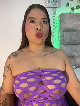 Snapshot of roselyn_caprice chatting on June 7, 12:59 am roselyn caprice online show from June 7, 12:59 am