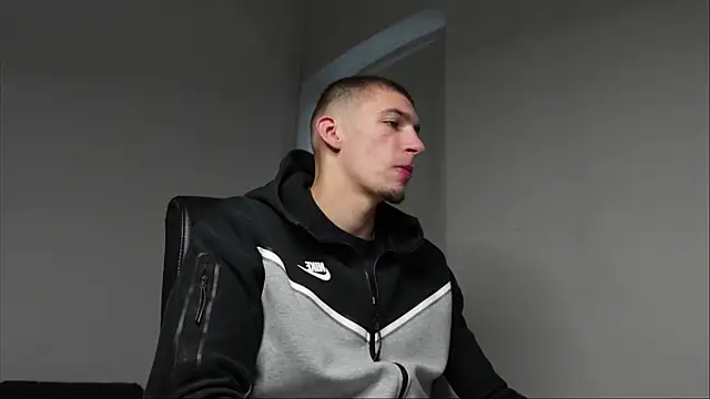 Ryan Dozer online show from October 5, 5:39 am