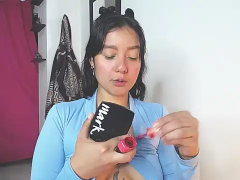 charlottekiss99 online show from December 14, 1:38 pm