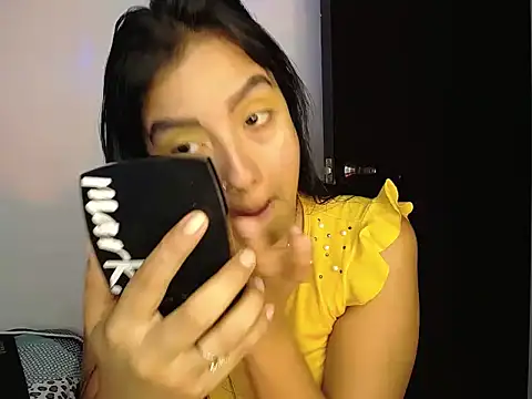 Snapshot of charlottekiss99 chatting on May 11, 1:39 pm charlottekiss99 online show from May 11, 1:39 pm