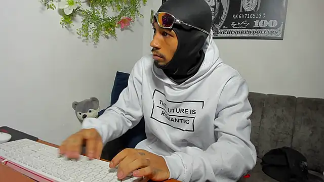 carl jhonson821 online show from November 7, 7:41 am