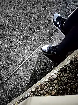 Snapshot of BrissPLUG8 chatting on December 16, 1:21 am BrissPLUG8 online show from December 16, 1:21 am