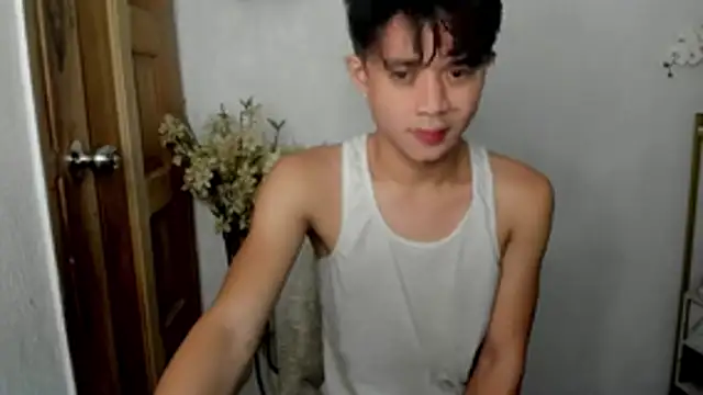 Snapshot of NautyBoyBrazeen_143 chatting on December 2, 4:46 pm NautyBoyBrazeen 143 online show from December 2, 4:46 pm